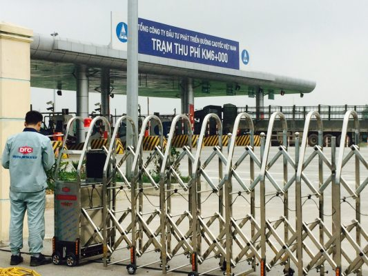 BÁO GIÁ CỬA CỔNG XẾP INOX SUS 304 TỰ ĐỘNG, CỔNG XẾP HỢP KIM NHÔM TỰ ĐỘNG VÀ BARIE (BARRIER) TỰ ĐỘNG